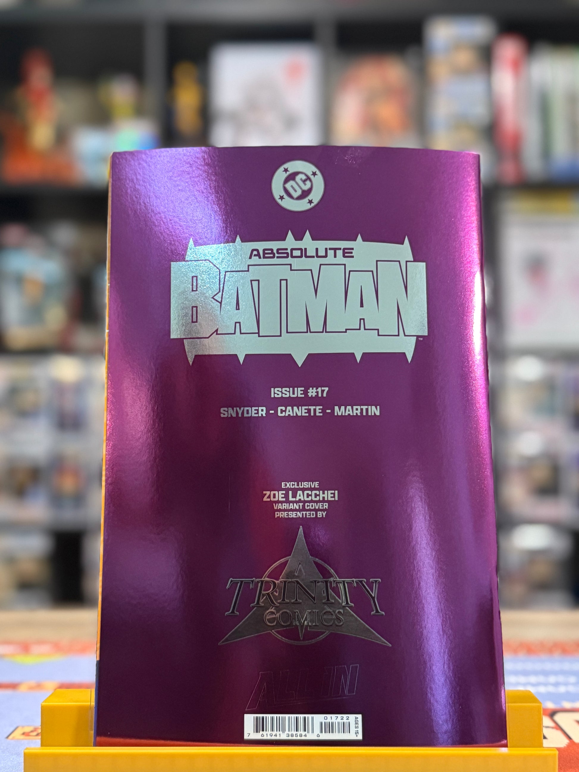 Absolute Batman Issue 17 Zoe Lacchei MegaCon 2026 glow in the dark exclusive variant limited to 888 featuring first full Absolute Poison Ivy DC Comics